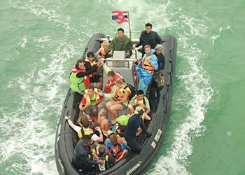 Иностранных туристов эвакуируют из малайзийского отеля из-за наводнения