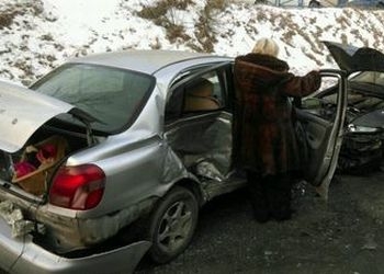 Во Владивостоке женщина, устроив ДТП, продолжила спать за рулем