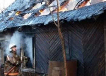 В Селемджинском районе огнеборцы тушили жилой дом