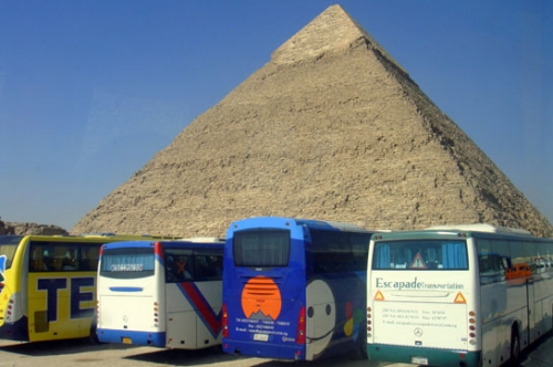 Турпоездки в Египет предлагают оплачивать в рублях
