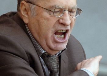 Жириновский призвал отказаться от хождения доллара в России