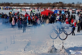 На открытии «Лыжни России» в Благовещенске зажгли олимпийские кольца
