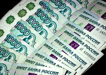Профсоюзы призвали увеличить зарплаты россиян до ста тысяч