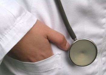Кардиологу амурской областной больницы грозит увольнение