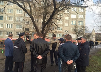 Александр Козлов поторопил чиновников с ремонтом зданий, пострадавших от штормового ветра