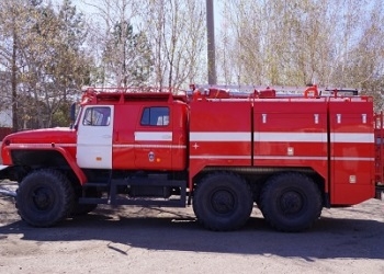 На вооружение амурских пожарных поступила новая автоцистерна