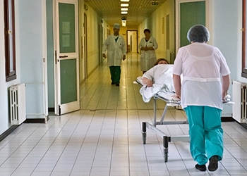 В Приморье госпитализирована первая в России женщина с подозрением на вирус MERS