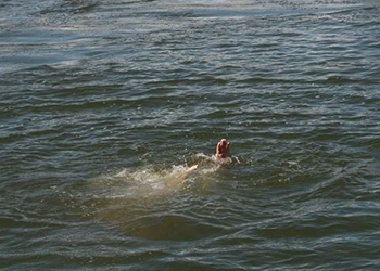 Недалеко от Благовещенска на озере Песчанка утонул человек 