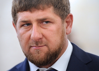 Кадыров запретил жене кормить его импортными продуктами