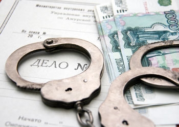 Благовещенский следователь наркоконтроля похитил почти полмиллиона рублей