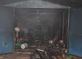Во время пожара в Зее сгорел грузовик, стоявший в гараже