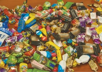 Во Владивостоке родители возмутились конфетами от властей 