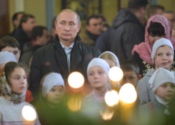 Владимир Путин принял участие в рождественском богослужении