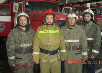В Новобурейском пожарные вынесли из огня 90-летнюю бабушку
