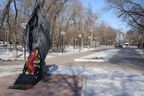 Символизирующий жизнь памятник предлагают перенести из сквера Мира к БГПУ