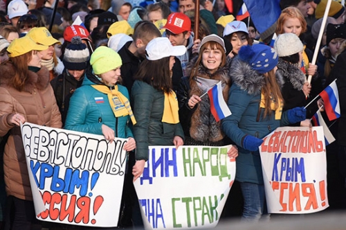 Более 3,5 тысяч благовещенцев присоединились к митингу в честь воссоединения Крыма с Россией