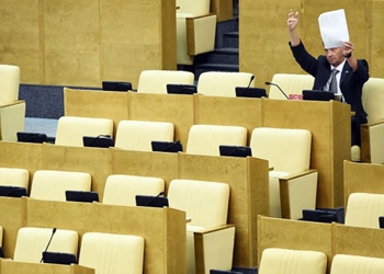За законопроект о лишении прогульщиков мандатов проголосовала лишь треть Госдумы