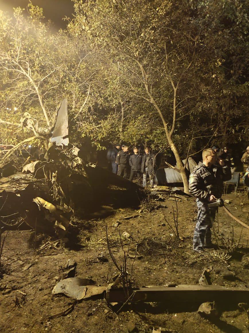 Бомбардировщик Су-34 упал в Ейске во дворе жилого дома