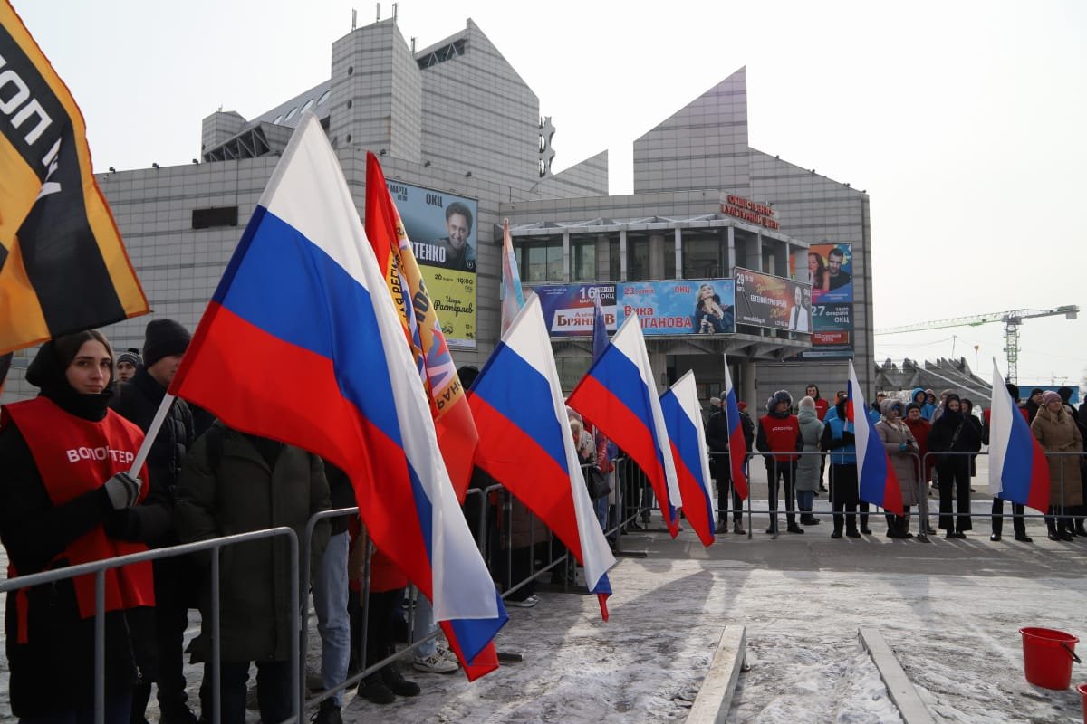 Массовое обливание холодной водой состоялось в центре Благовещенска