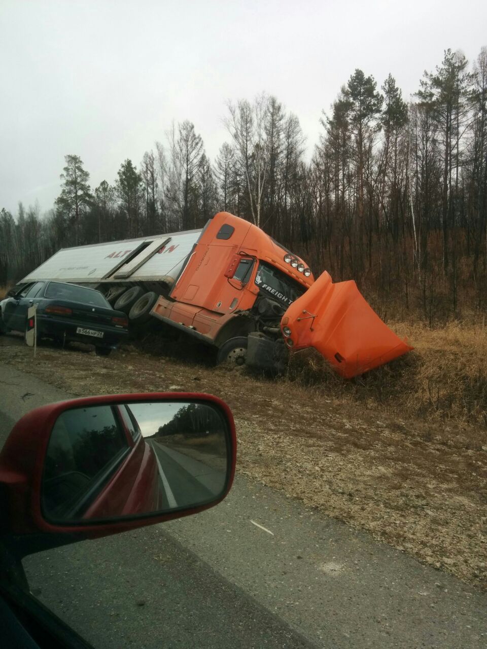 Большегруз упал в кювет в Шимановском районе