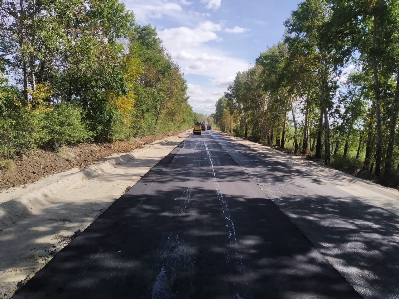 Дорожники приступили к устройству асфальта на трассе Белогорск — Серышево