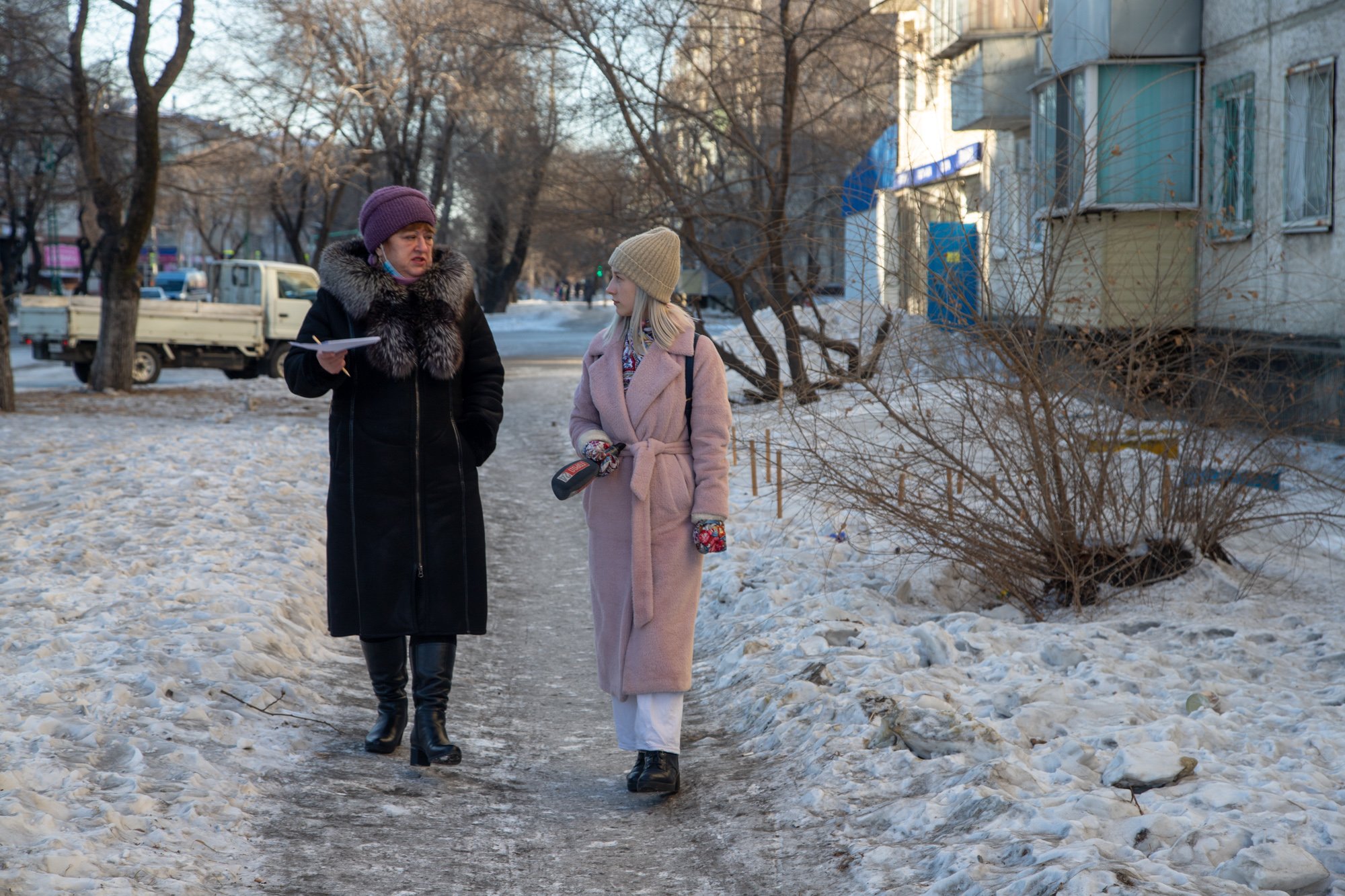 В Благовещенске проверяют, как чистят снег на крышах