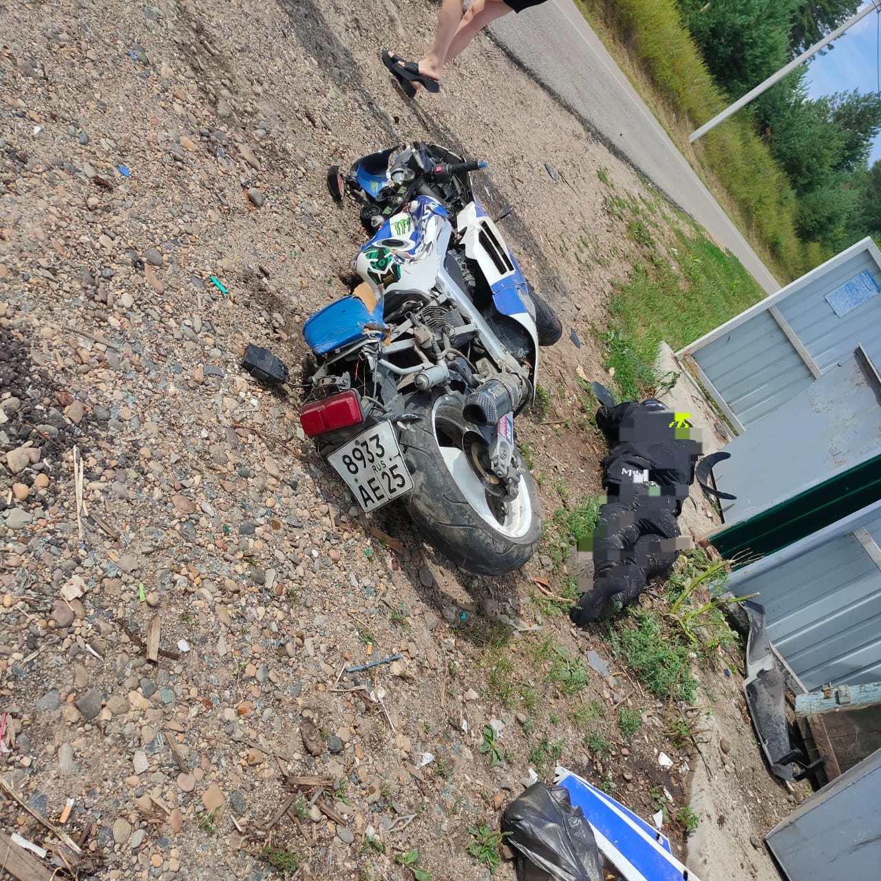 В Приамурье мотоциклист погиб, врезавшись в мусорный контейнер | 29.07.2023  | Благовещенск - БезФормата