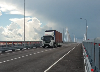 По мосту Благовещенск — Хэйхэ из Китая в РФ привезли 600 единиц спецтехники