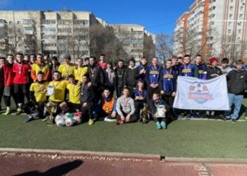 Кубок мэра Благовещенска на турнире по малоформатному футболу завоевала гимназия №25