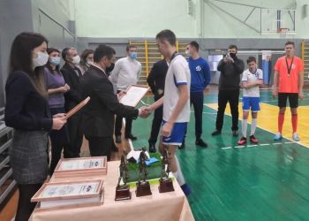 Олег Имамеев подарил «футбольный» торт команде «Динамо-Благовещенск»