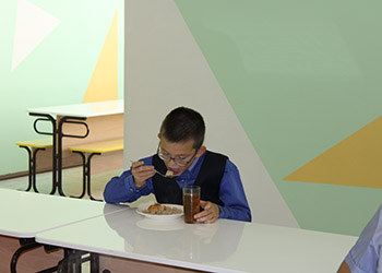 Родителям в Циолковском будут каждый день присылать фото школьных завтраков