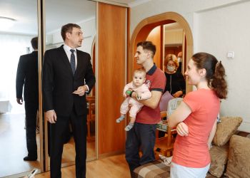 Василий Орлов: «Мы делаем все возможное, чтобы обеспечить квартирами амурчан из категории детей-сирот»