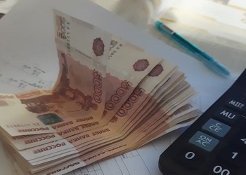Деньги были, зарплату не платил: в Приамурье рассмотрят дело «жадного» директора фирмы 