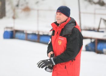 Губернатор области принял участие в лыжных гонках (фото)