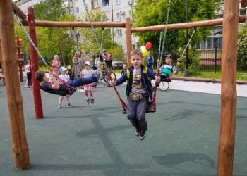 Обновленные детские площадки появятся в микрорайоне Благовещенска по программе «1000 дворов»