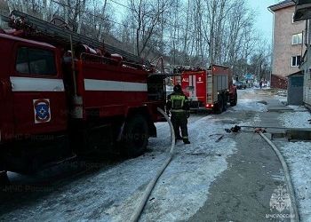 В Белогорье тушили пожар в многоквартирном доме