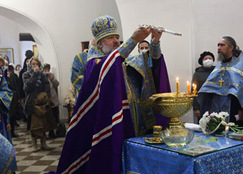 Благовещенцы помолились об избавлении от коронавируса