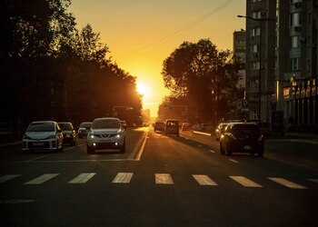 Благовещенцев просят освободить парковки на Ленина