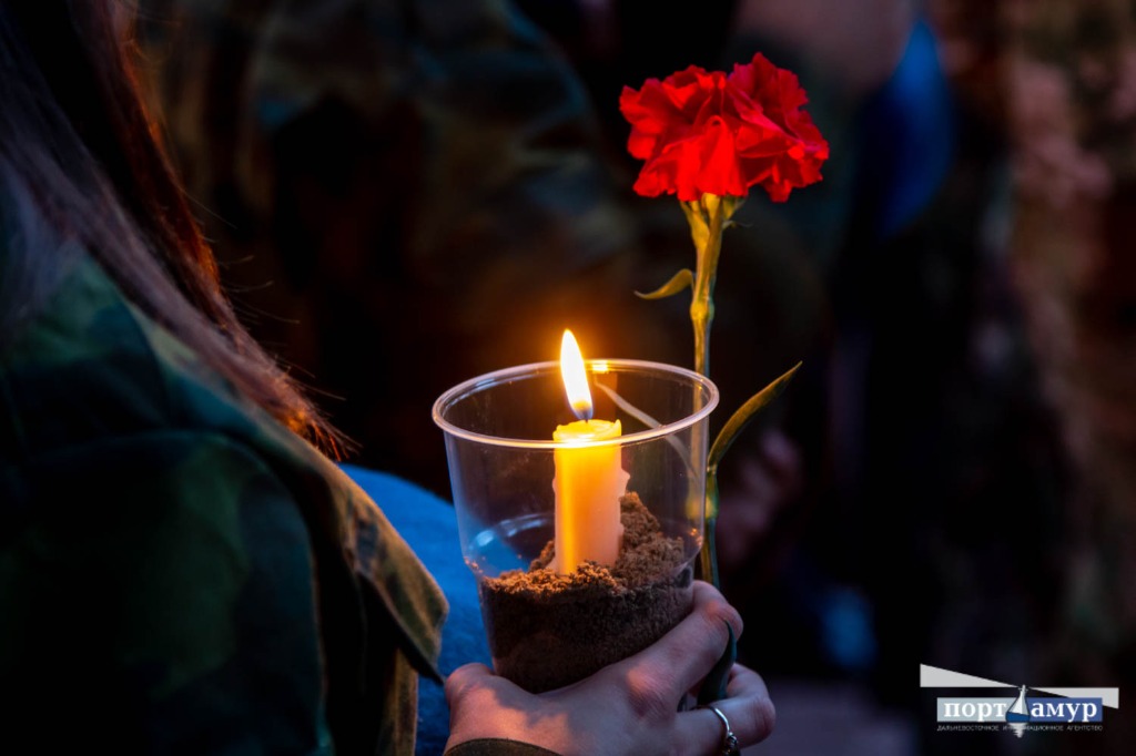 Фото акции свеча памяти в окне