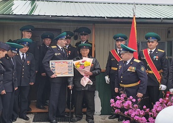 Единственного в Приамурье пограничника-фронтовика поздравили в наступающим Днем Победы