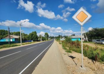 Ни ям, ни выбоин: в амурском райцентре завершили ремонт дороги