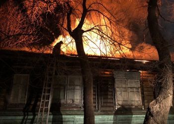 Тело женщины нашли в сгоревшем нежилом доме в Благовещенске