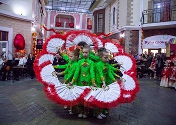 Китайский Новый год в Благовещенске встретили танцем дракона
