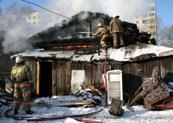 Сегодня утром загорелся 6-квартирный дом по улице Лазо