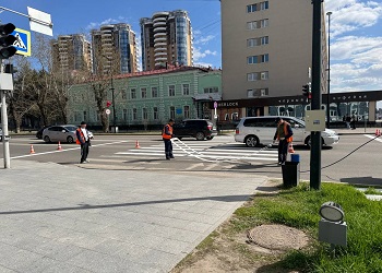 В Благовещенске обновляют дорожную разметку