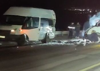 «Две маршрутки разбились»: в Приамурье ГАЗ и Ford попали в жесткое ДТП
