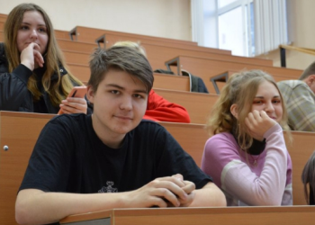 Амурские студенты ждут зарплату в 32 тысяч рублей