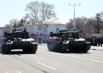 «Бук», «Град» и «Гиацинт»: механизированная колонна прошла в Параде Победы в Белогорске 