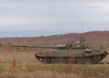 Стрельбы из танков провели мобилизованные в Амурской области