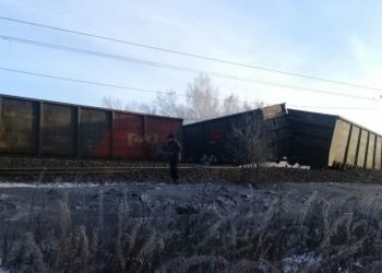 Поезд Москва — Владивосток может быть задержан из-за схода вагонов в Иркутской области